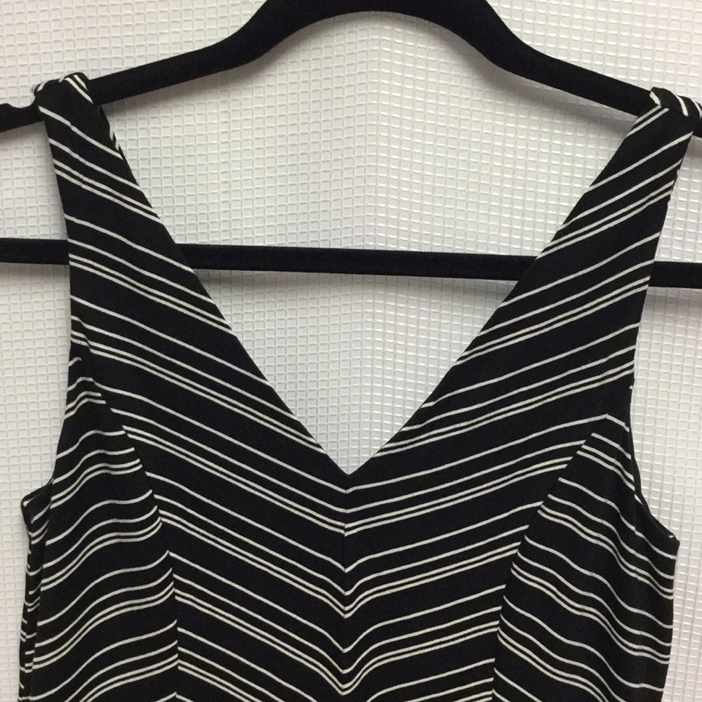 Dress - Picture 2 of 5